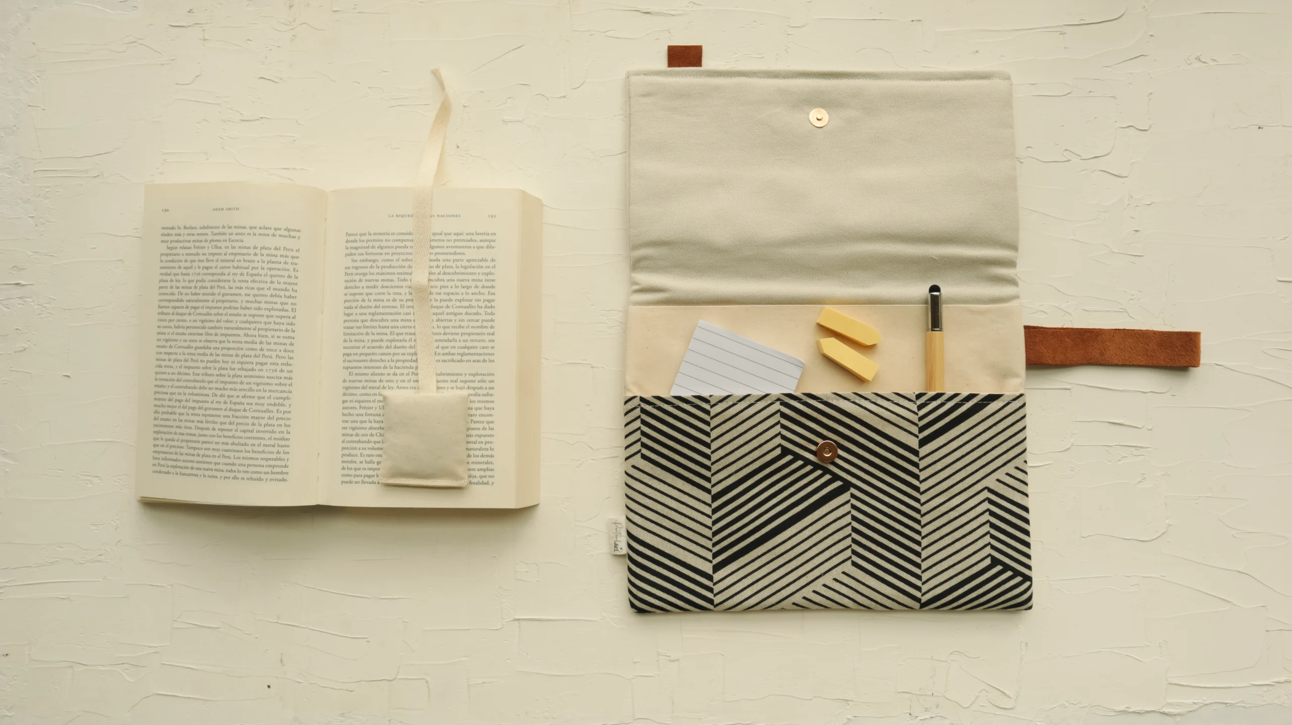 Bolso de Tela para Libros Arte Lineal artesanal en lona natural